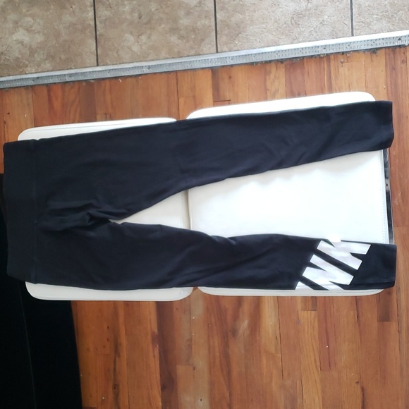 Black, Pink Victoria secret yoga XS - Picture 2 of 3